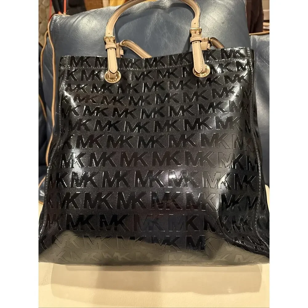 Michael Kors Large Black Tote Bag - Picture 6 of 14